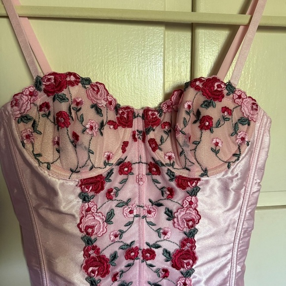 Fredrick's Of Hollywood Pink Floral Embroidered Corset Size 32 Coquette - Picture 2 of 16